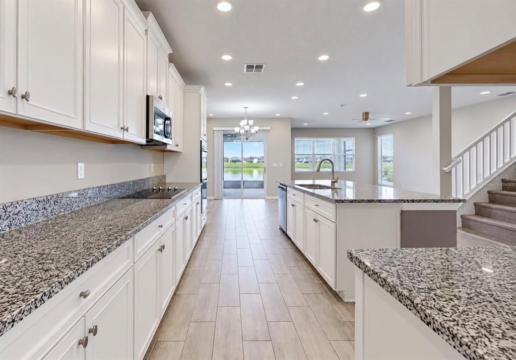 En Venta: $488,000 (5 camas, 4 baños, 3800 Pies cuadrados)