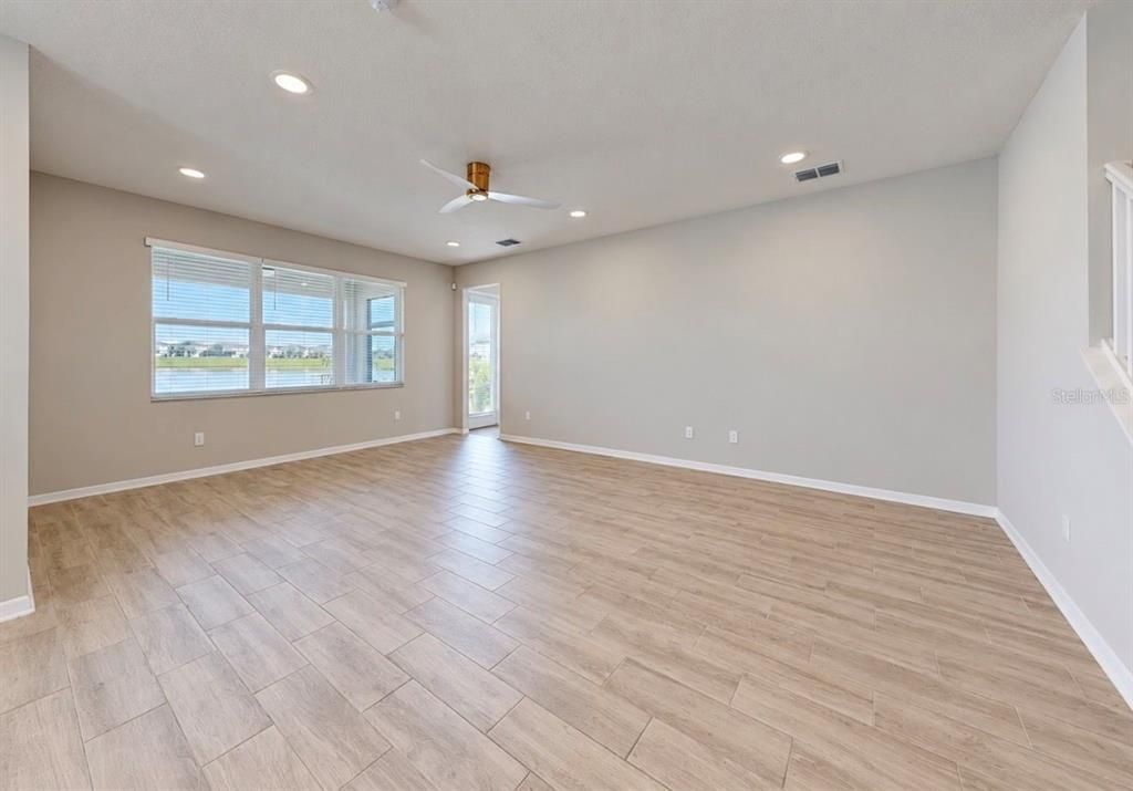 En Venta: $488,000 (5 camas, 4 baños, 3800 Pies cuadrados)