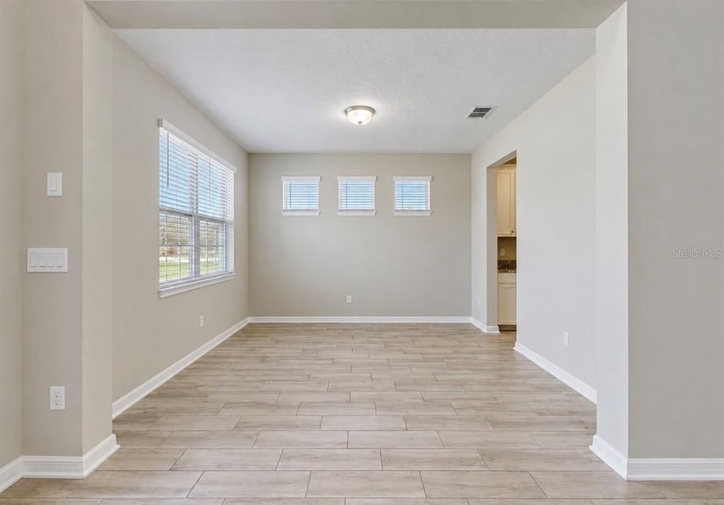 En Venta: $488,000 (5 camas, 4 baños, 3800 Pies cuadrados)