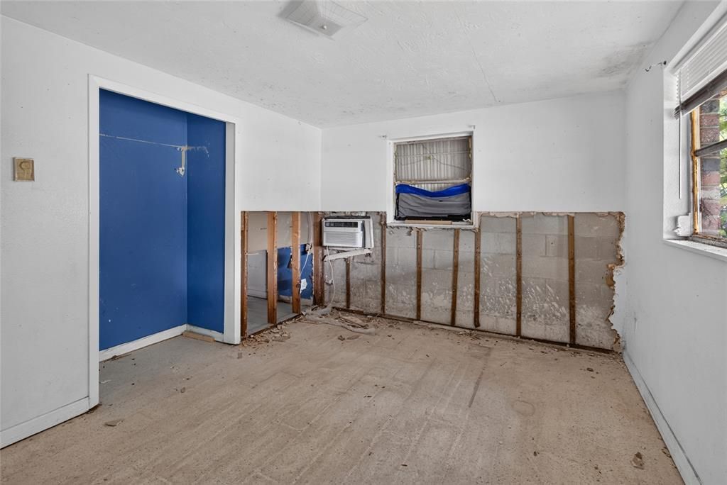 Activo con contrato: $97,000 (2 camas, 1 baños, 936 Pies cuadrados)