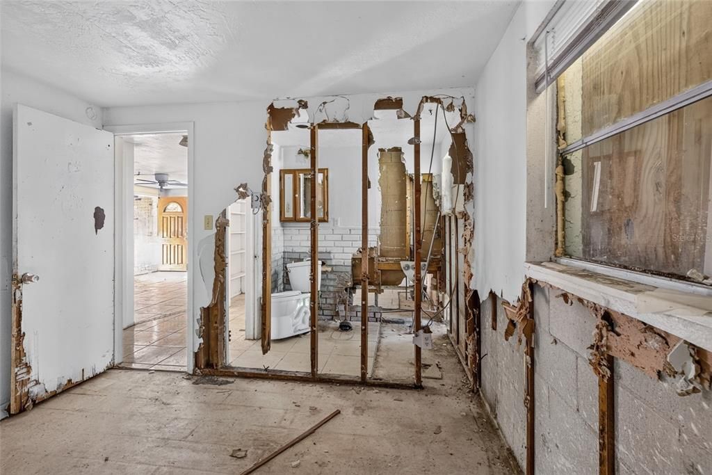Activo con contrato: $97,000 (2 camas, 1 baños, 936 Pies cuadrados)