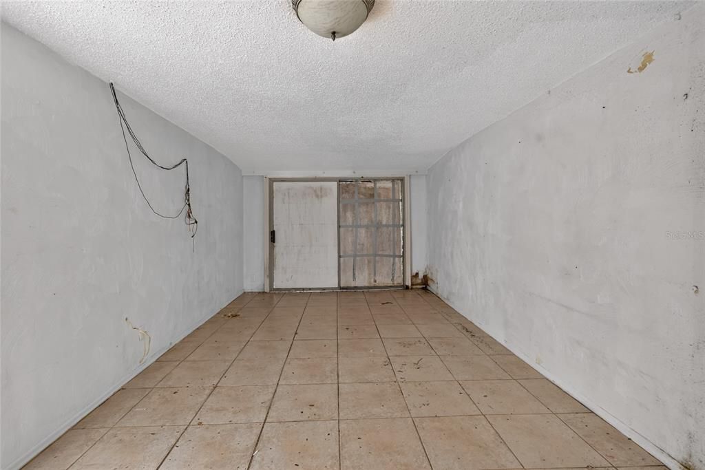Activo con contrato: $97,000 (2 camas, 1 baños, 936 Pies cuadrados)