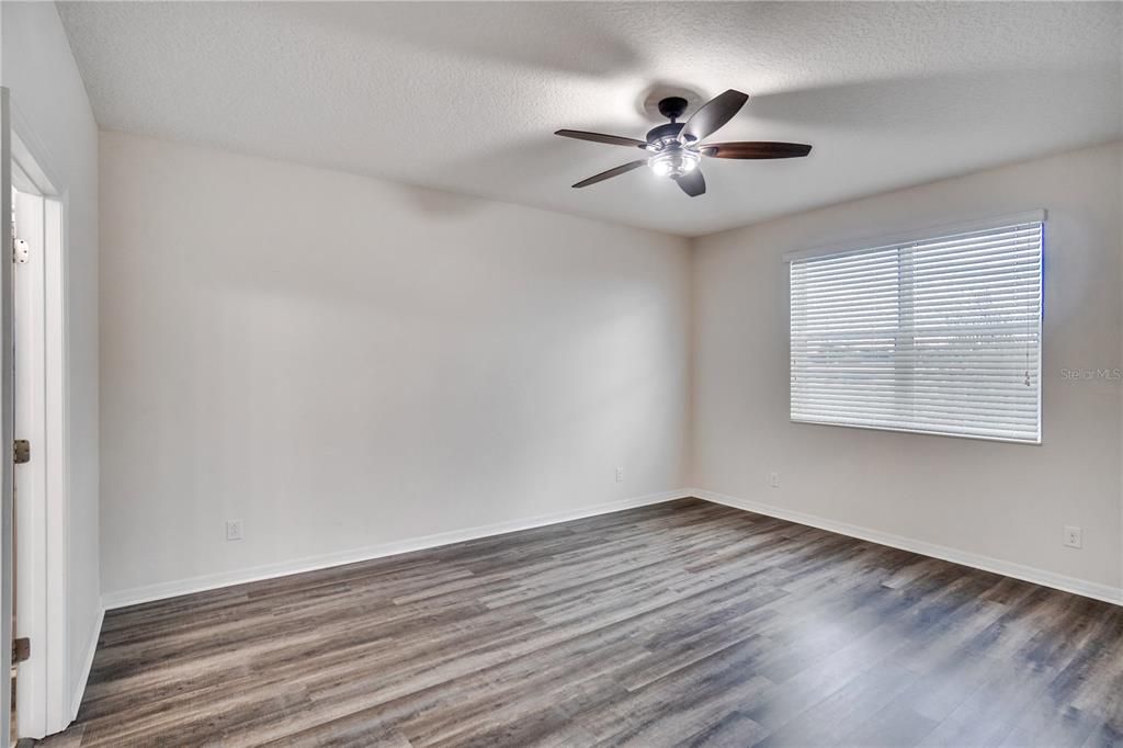 For Sale: $469,000 (3 beds, 2 baths, 2334 Square Feet)