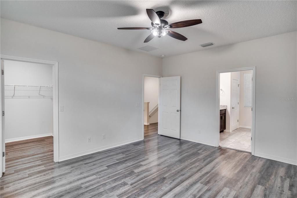 For Sale: $469,000 (3 beds, 2 baths, 2334 Square Feet)