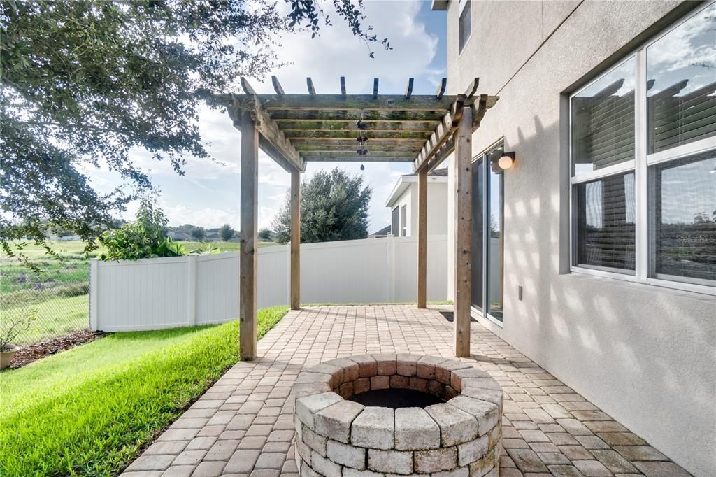For Sale: $469,000 (3 beds, 2 baths, 2334 Square Feet)