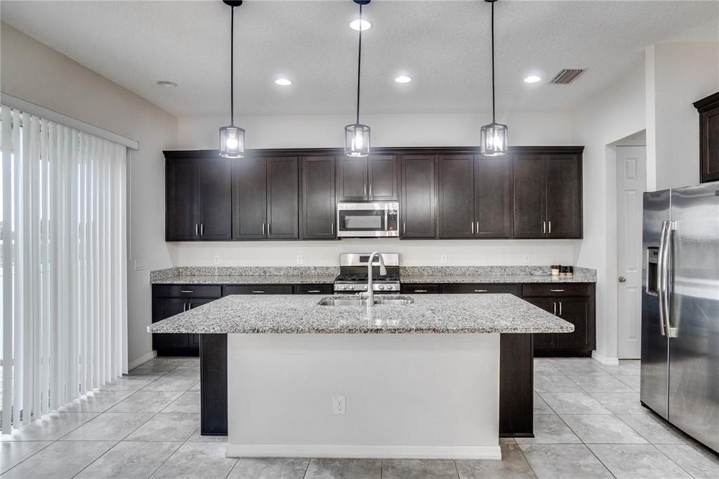 For Sale: $469,000 (3 beds, 2 baths, 2334 Square Feet)