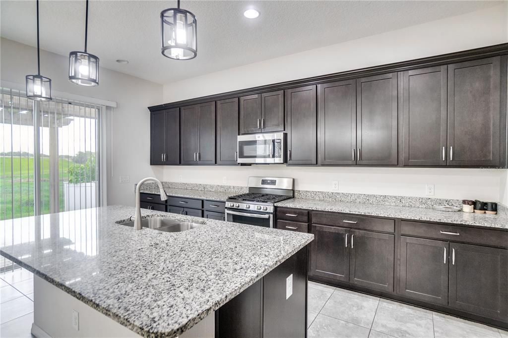 For Sale: $469,000 (3 beds, 2 baths, 2334 Square Feet)