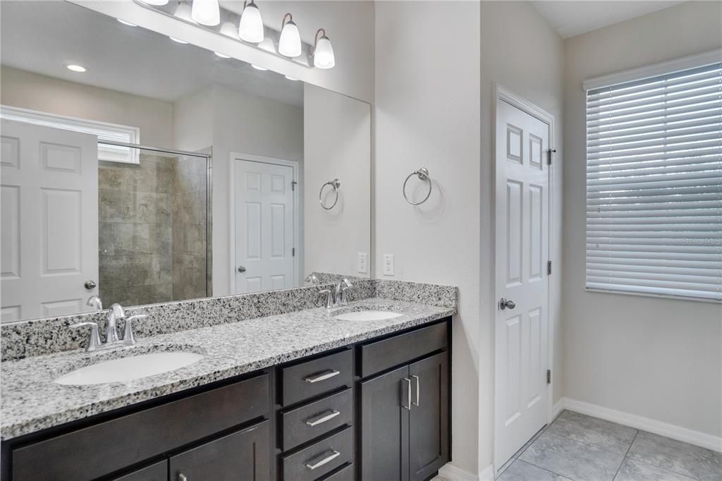 For Sale: $469,000 (3 beds, 2 baths, 2334 Square Feet)