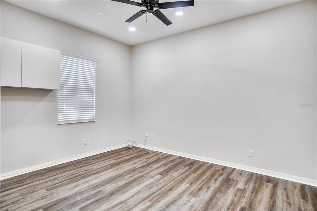 For Sale: $469,000 (3 beds, 2 baths, 2334 Square Feet)