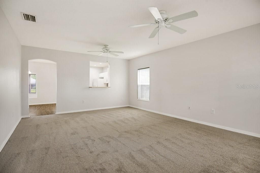 В аренду: $2,795 (4 спален, 2 ванн, 2220 Квадратных фут)