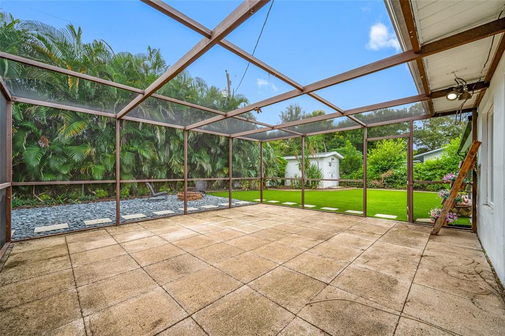 На продажу: $405,000 (2 спален, 2 ванн, 1369 Квадратных фут)