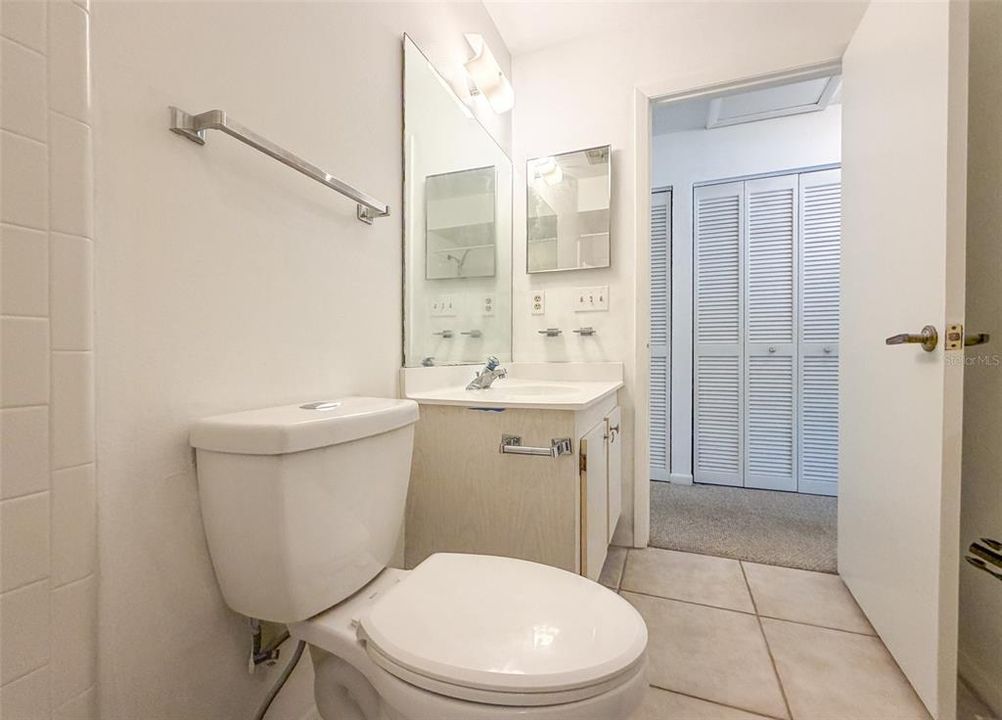 En Venta: $235,000 (2 camas, 2 baños, 1100 Pies cuadrados)