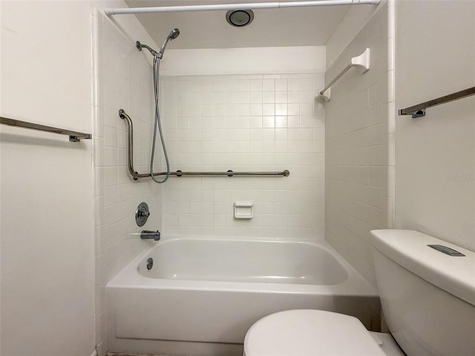 En Venta: $235,000 (2 camas, 2 baños, 1100 Pies cuadrados)