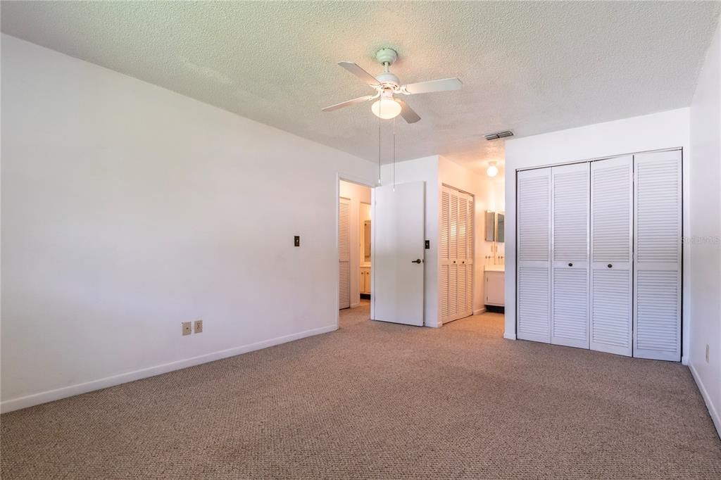 En Venta: $235,000 (2 camas, 2 baños, 1100 Pies cuadrados)