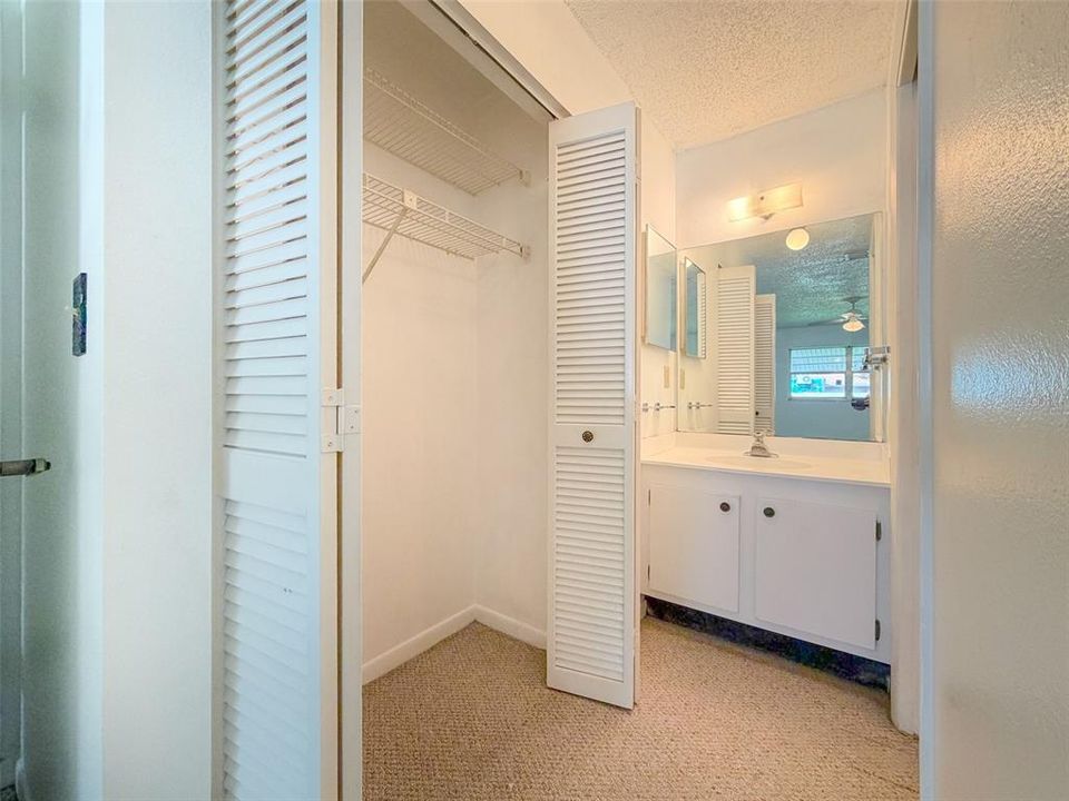 En Venta: $235,000 (2 camas, 2 baños, 1100 Pies cuadrados)