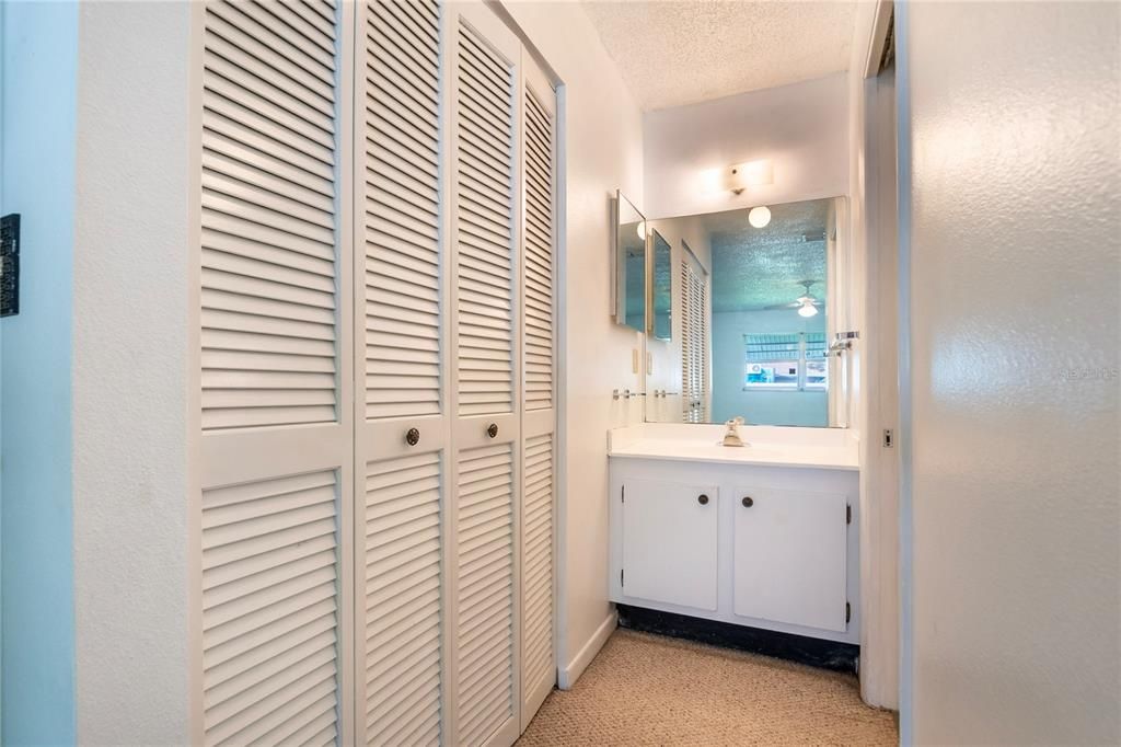En Venta: $235,000 (2 camas, 2 baños, 1100 Pies cuadrados)