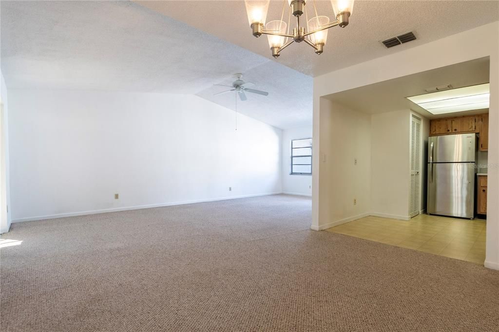 En Venta: $235,000 (2 camas, 2 baños, 1100 Pies cuadrados)
