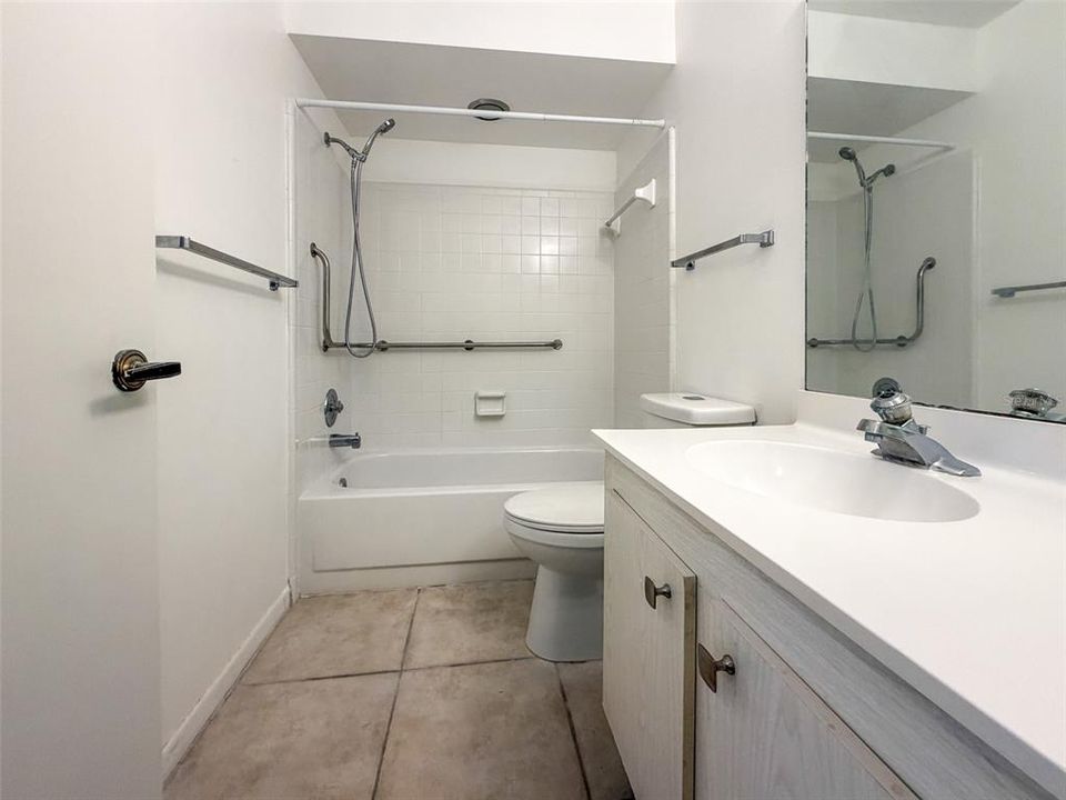 En Venta: $235,000 (2 camas, 2 baños, 1100 Pies cuadrados)