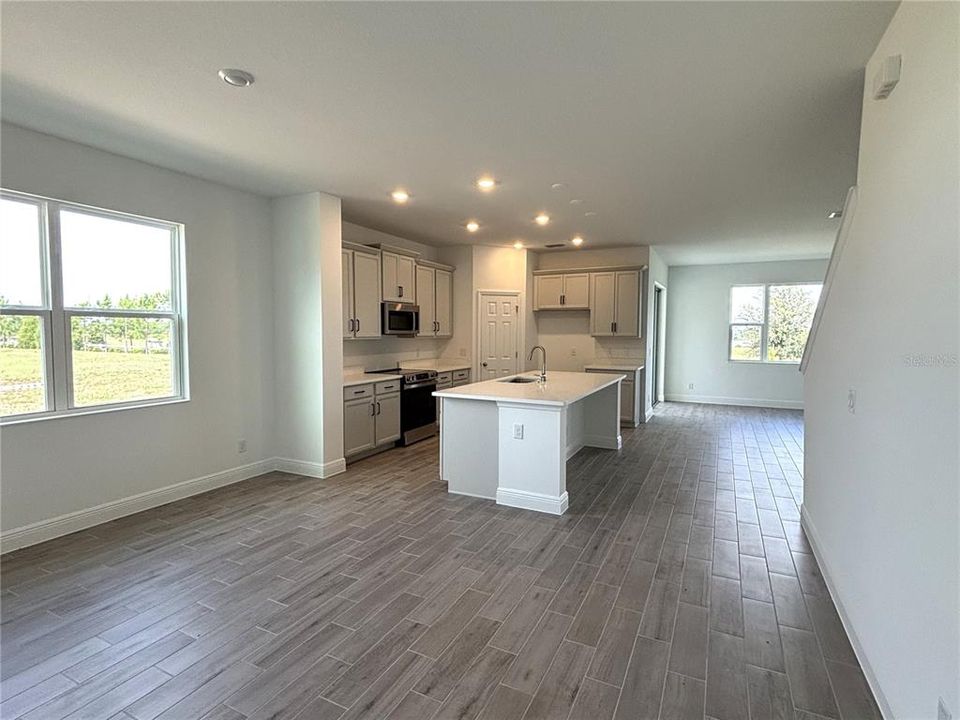 For Sale: $503,510 (5 beds, 3 baths, 3198 Square Feet)