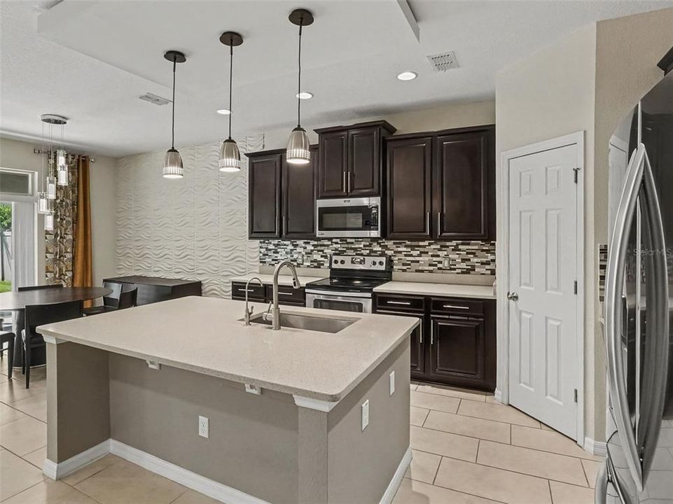 For Sale: $579,000 (4 beds, 4 baths, 3112 Square Feet)
