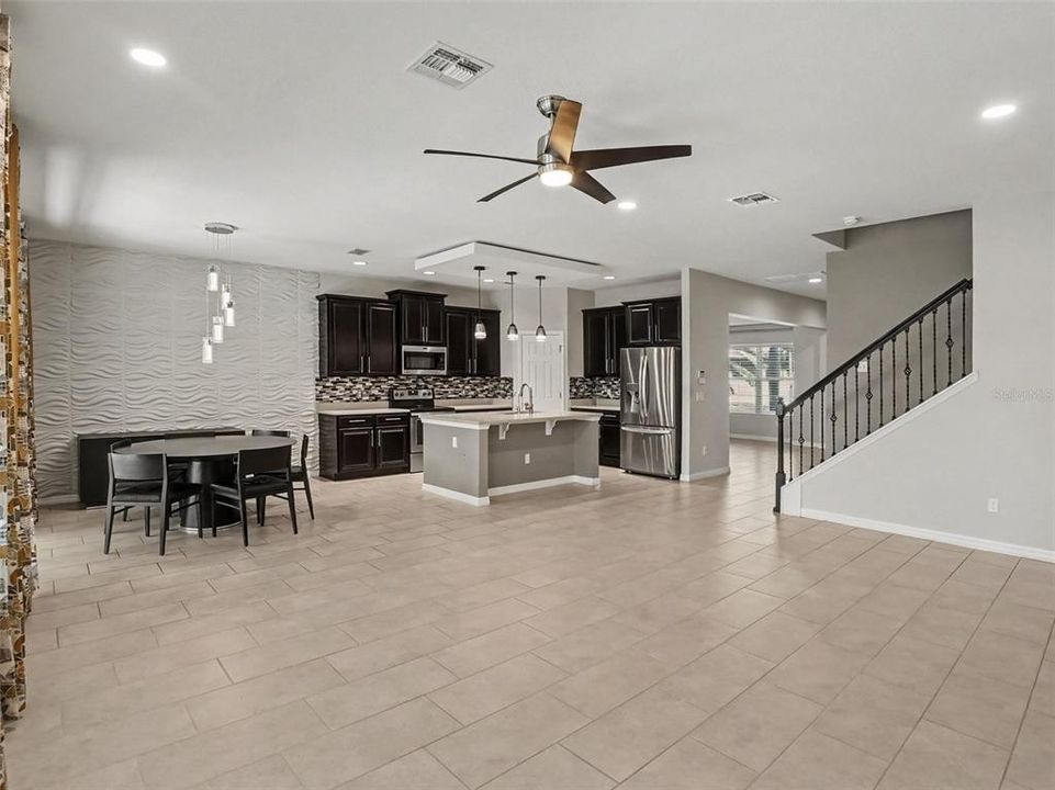 For Sale: $579,000 (4 beds, 4 baths, 3112 Square Feet)