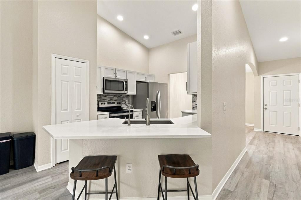 For Sale: $400,000 (3 beds, 2 baths, 1561 Square Feet)