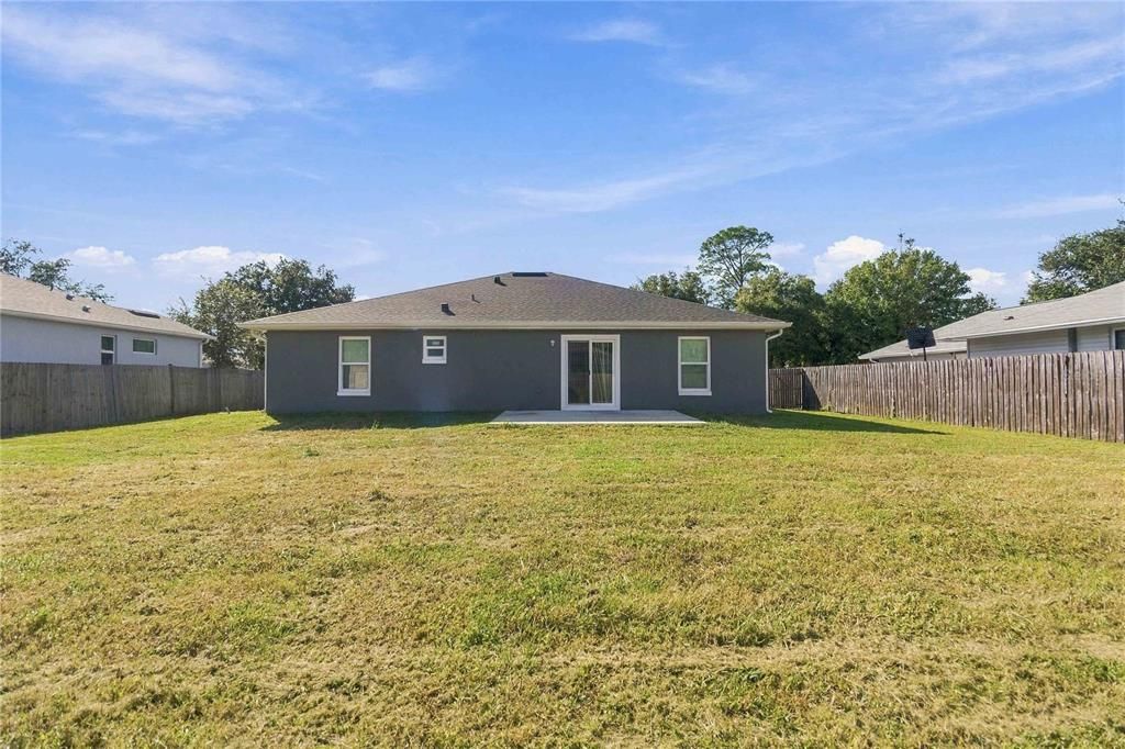 For Sale: $400,000 (3 beds, 2 baths, 1561 Square Feet)