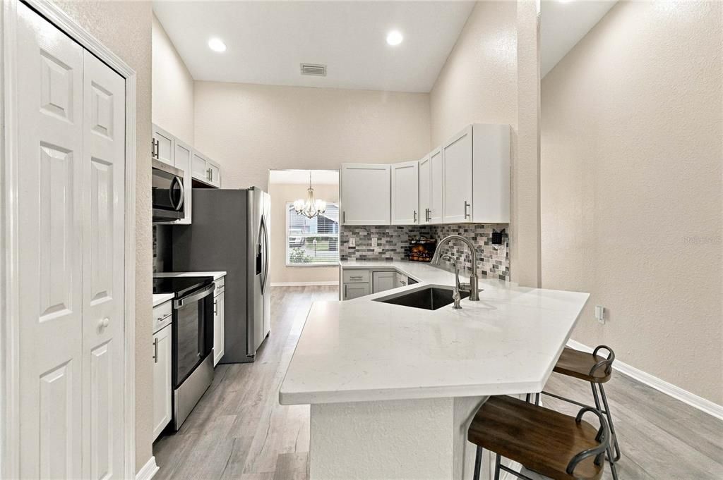 For Sale: $400,000 (3 beds, 2 baths, 1561 Square Feet)