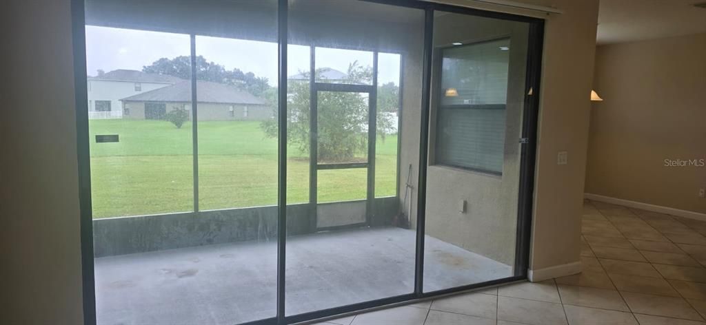 For Rent: $3,900 (4 beds, 2 baths, 2820 Square Feet)
