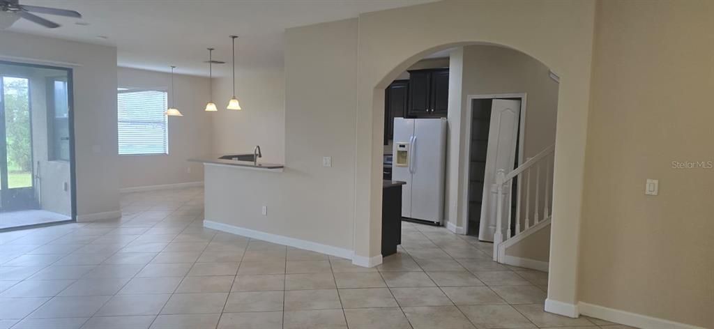 For Rent: $3,900 (4 beds, 2 baths, 2820 Square Feet)