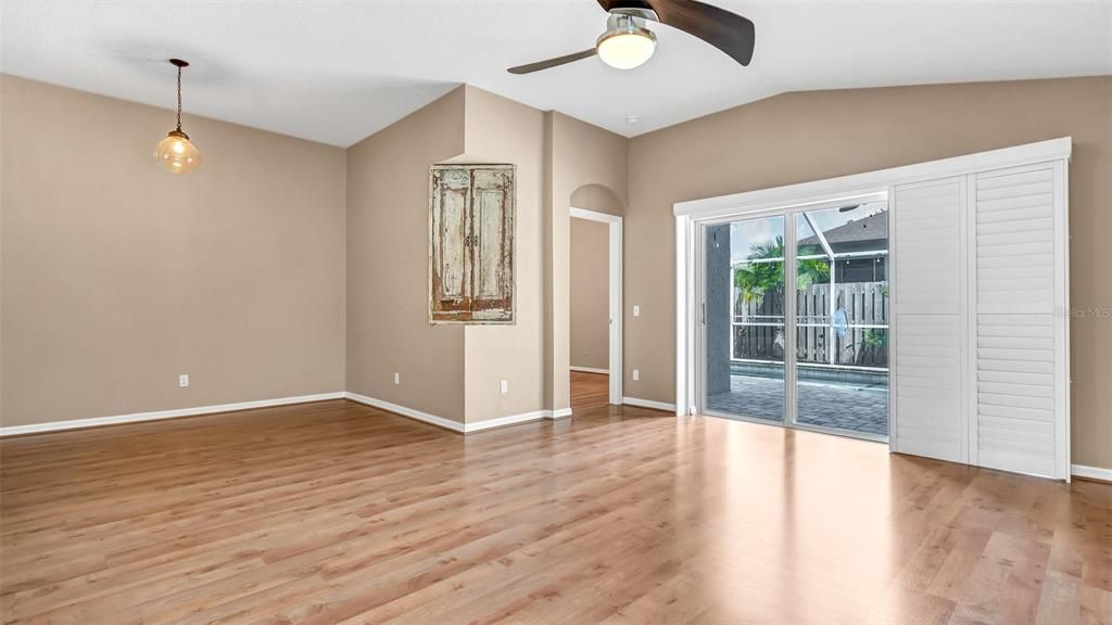 В аренду: $3,995 (3 спален, 2 ванн, 1732 Квадратных фут)