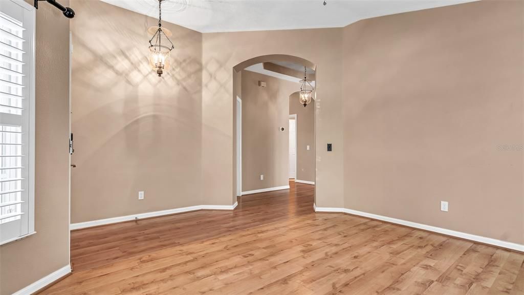 В аренду: $3,995 (3 спален, 2 ванн, 1732 Квадратных фут)