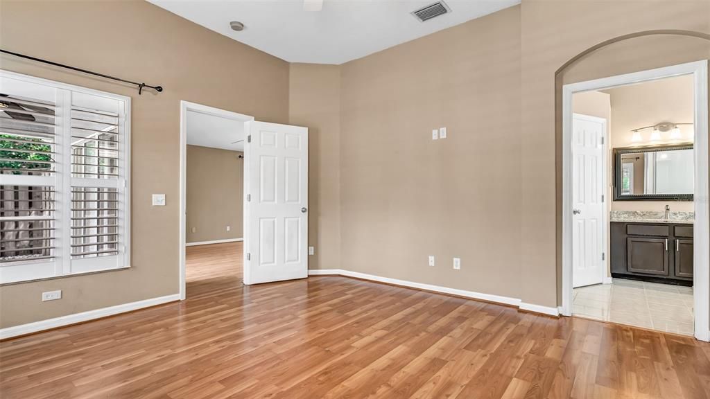 В аренду: $3,995 (3 спален, 2 ванн, 1732 Квадратных фут)