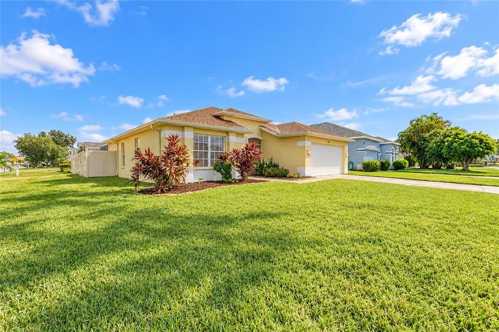 For Sale: $435,000 (3 beds, 2 baths, 1453 Square Feet)