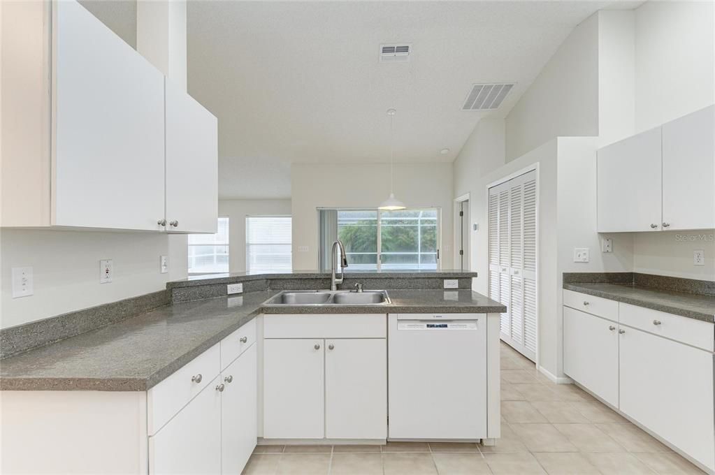 For Sale: $435,000 (3 beds, 2 baths, 1453 Square Feet)