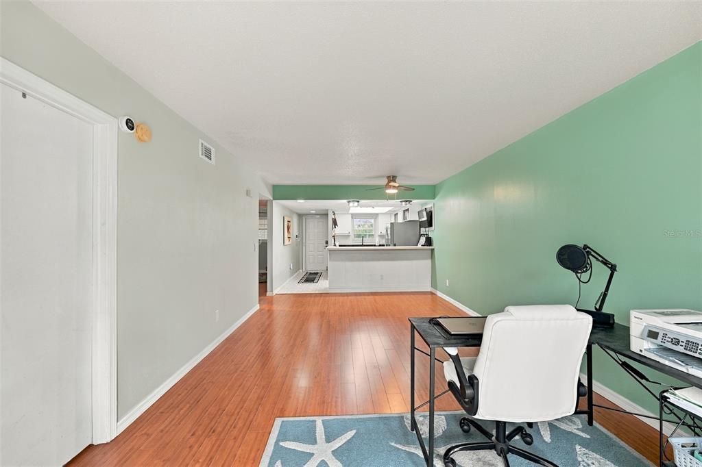 En Venta: $169,900 (2 camas, 2 baños, 1000 Pies cuadrados)