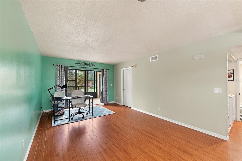 En Venta: $169,900 (2 camas, 2 baños, 1000 Pies cuadrados)