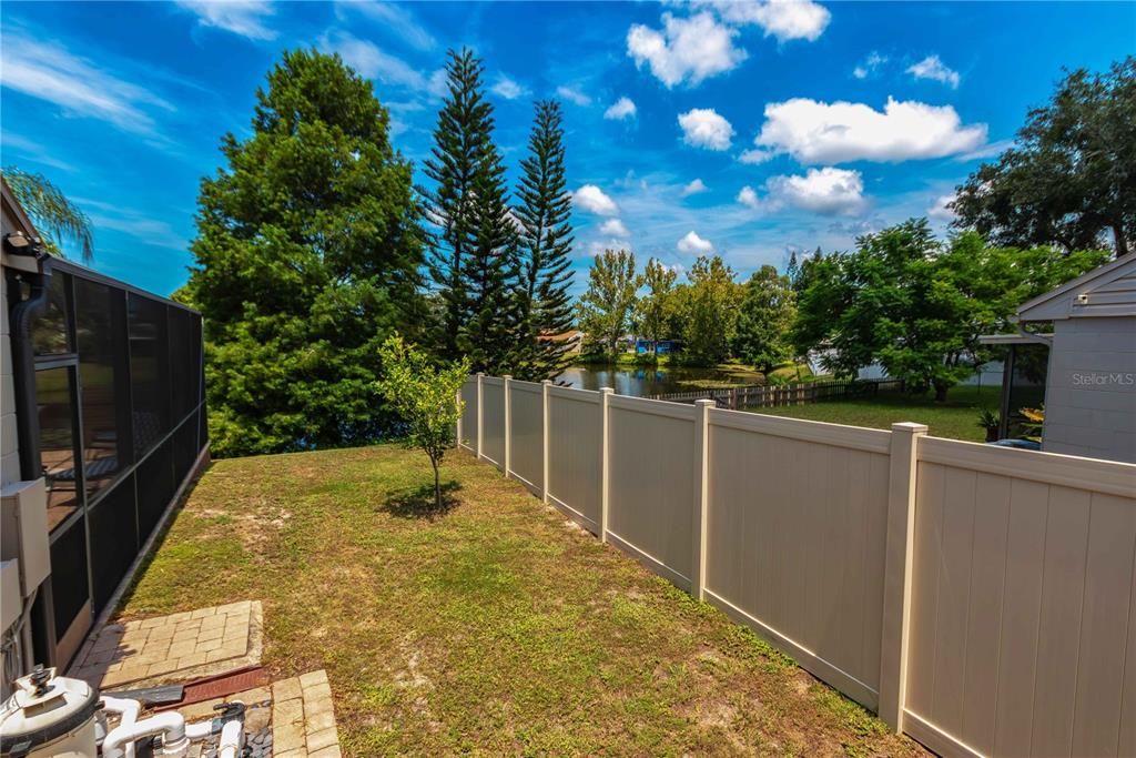 На продажу: $330,000 (2 спален, 2 ванн, 1026 Квадратных фут)