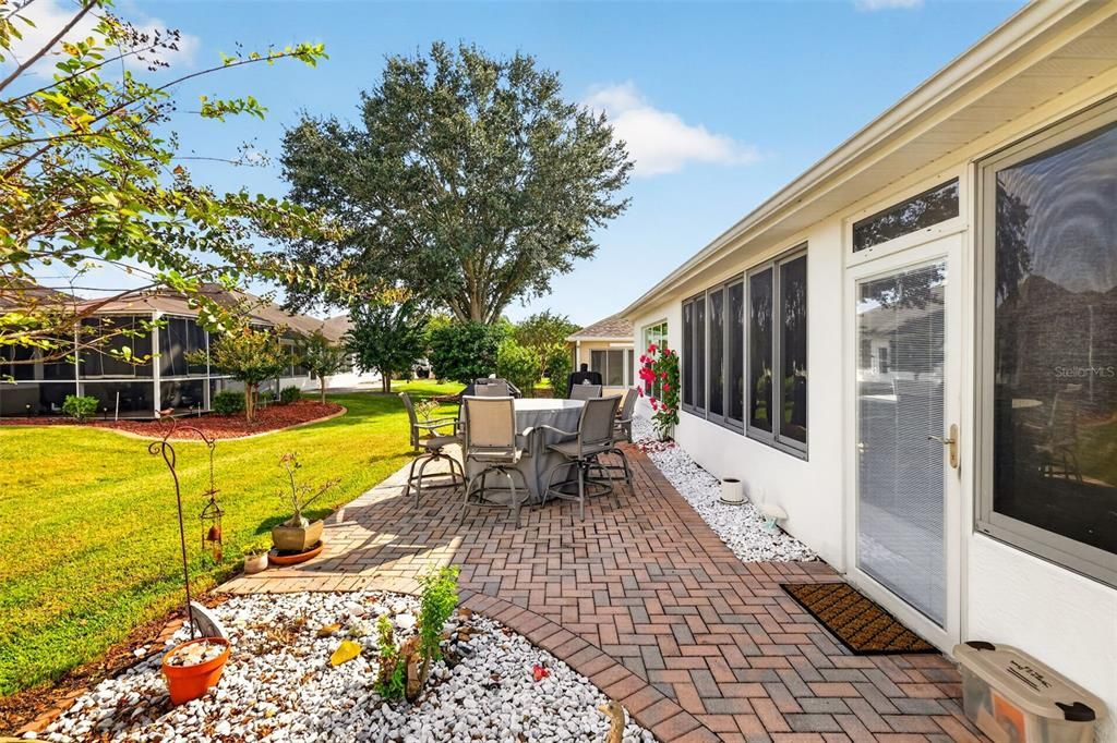 For Sale: $295,500 (2 beds, 2 baths, 1575 Square Feet)