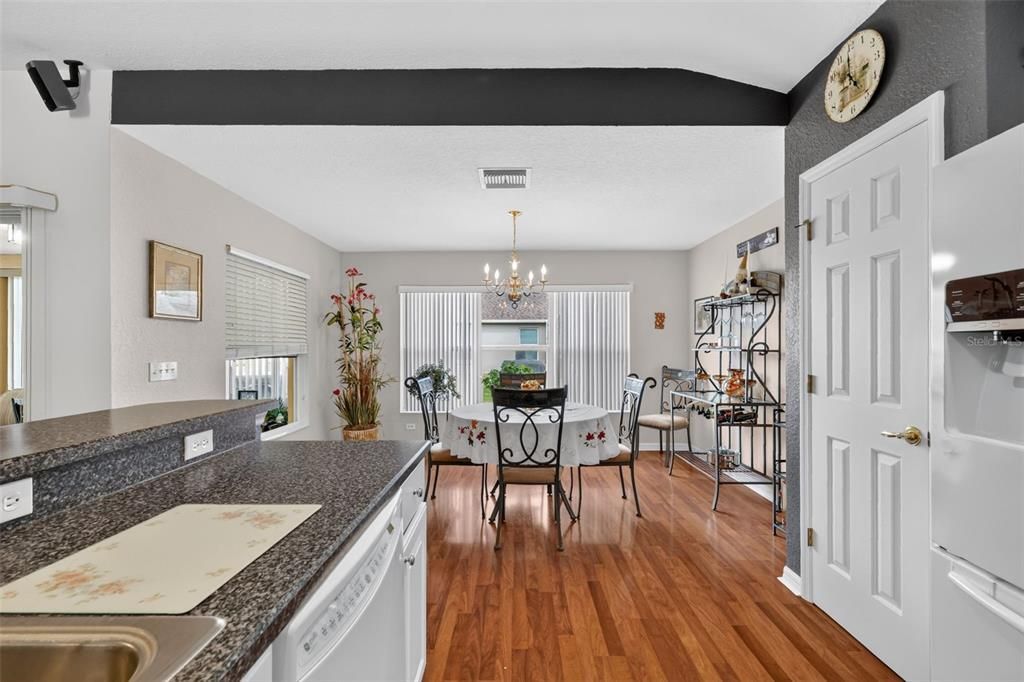 For Sale: $295,500 (2 beds, 2 baths, 1575 Square Feet)