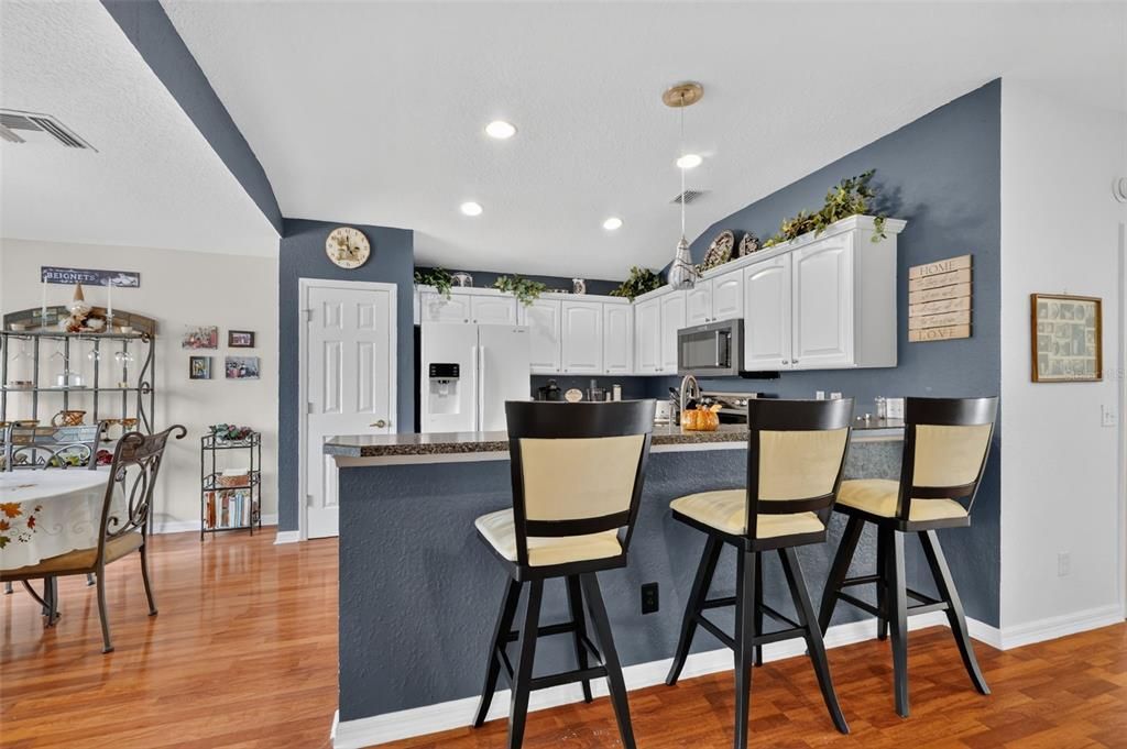 For Sale: $295,500 (2 beds, 2 baths, 1575 Square Feet)