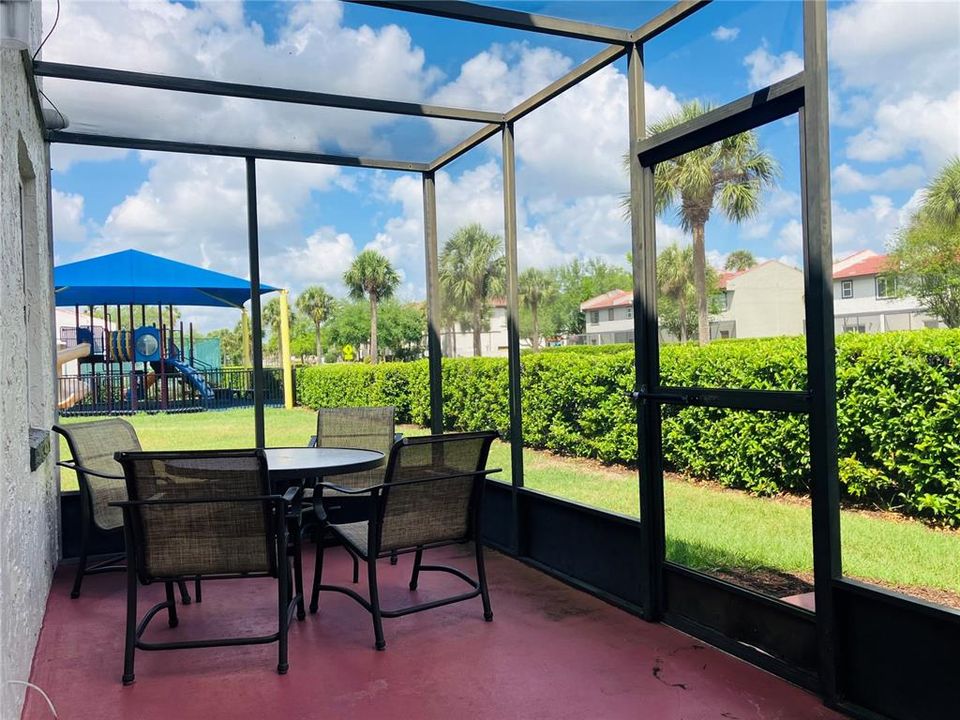 For Rent: $2,100 (2 beds, 2 baths, 1052 Square Feet)