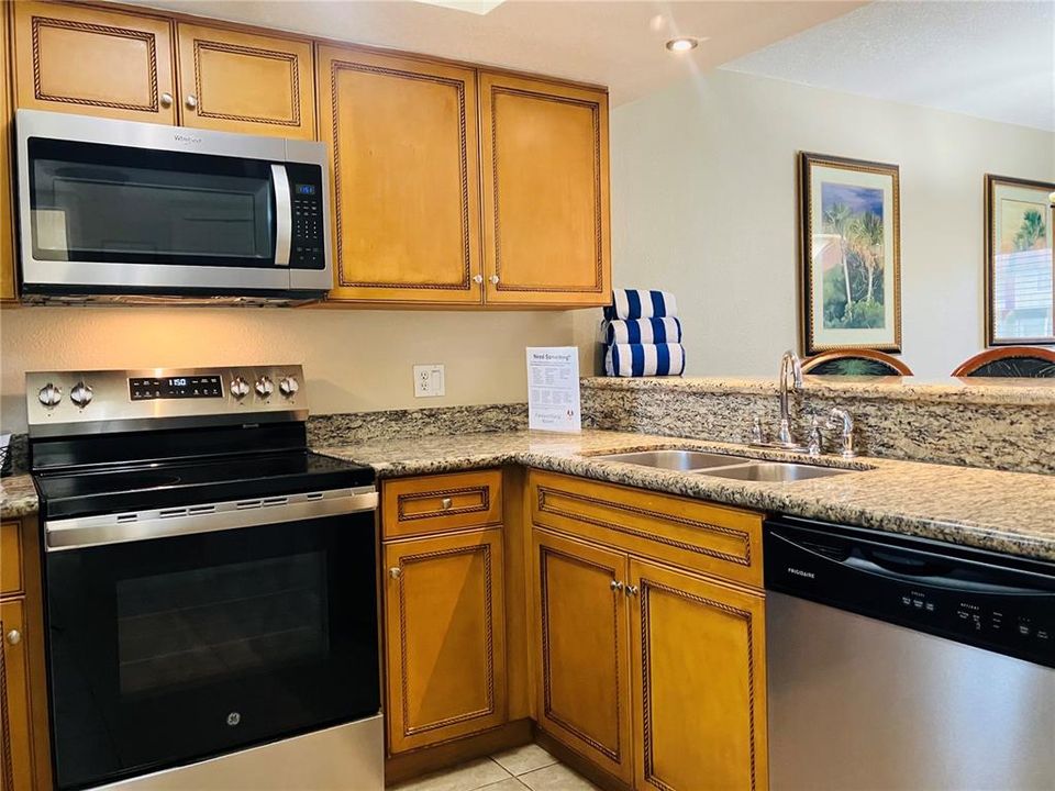 For Rent: $2,100 (2 beds, 2 baths, 1052 Square Feet)