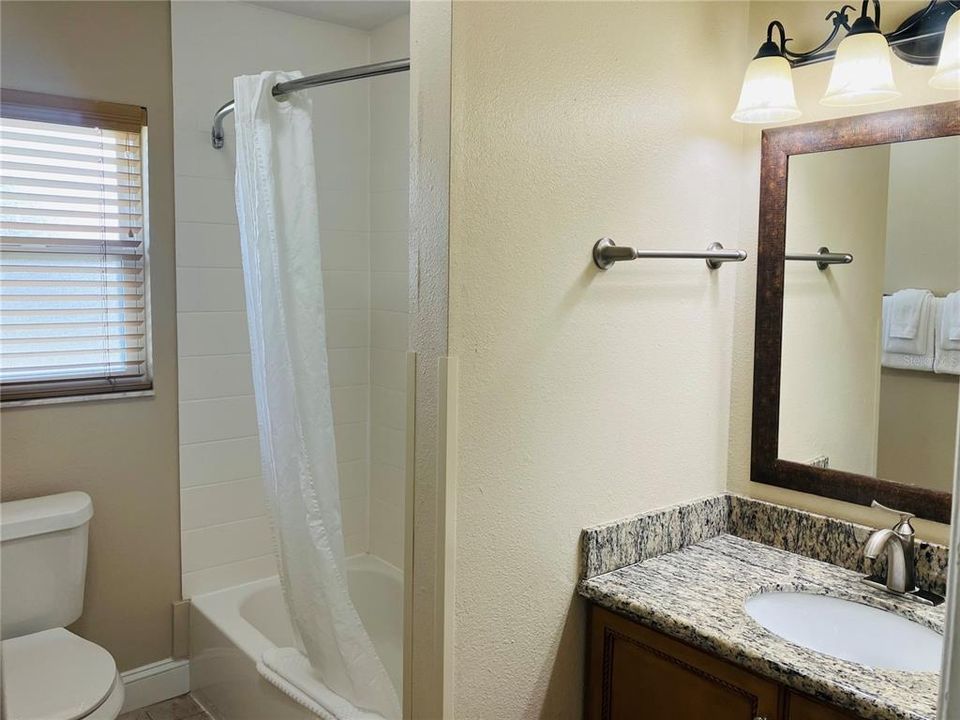 For Rent: $2,100 (2 beds, 2 baths, 1052 Square Feet)