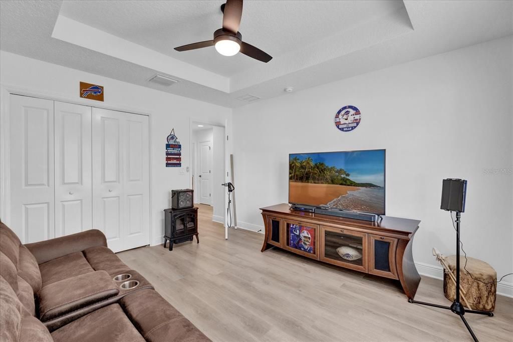 For Sale: $674,900 (3 beds, 2 baths, 1966 Square Feet)