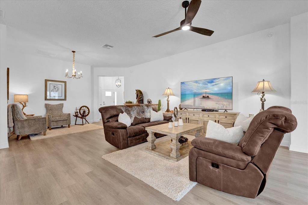 For Sale: $674,900 (3 beds, 2 baths, 1966 Square Feet)