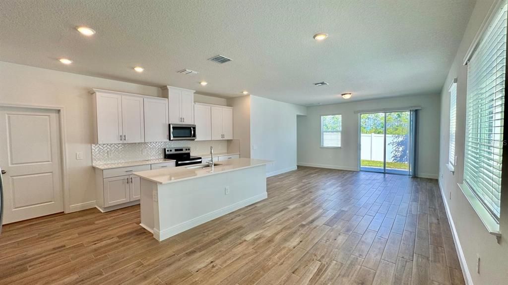 For Rent: $2,750 (4 beds, 2 baths, 2054 Square Feet)