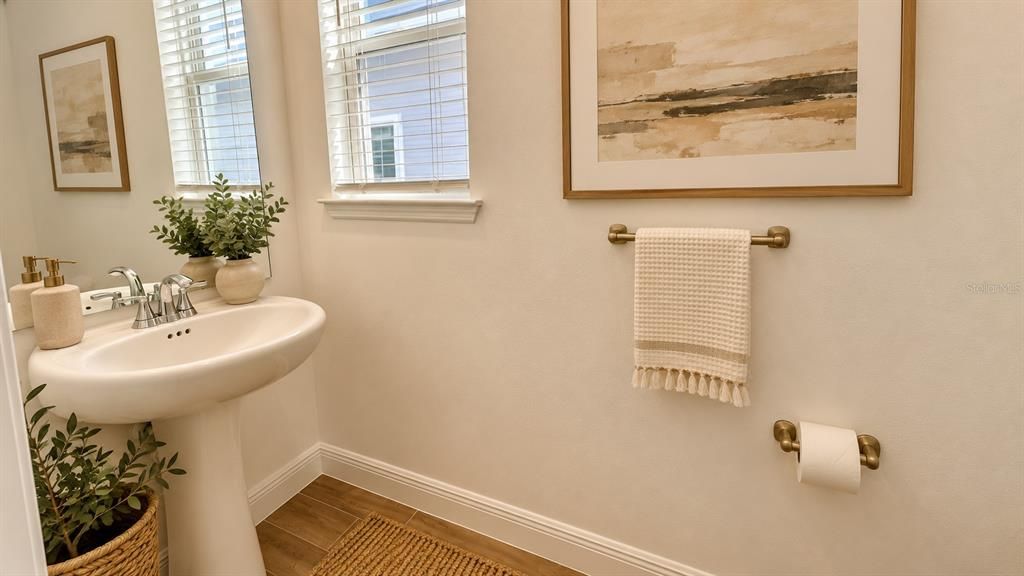 For Rent: $2,750 (4 beds, 2 baths, 2054 Square Feet)