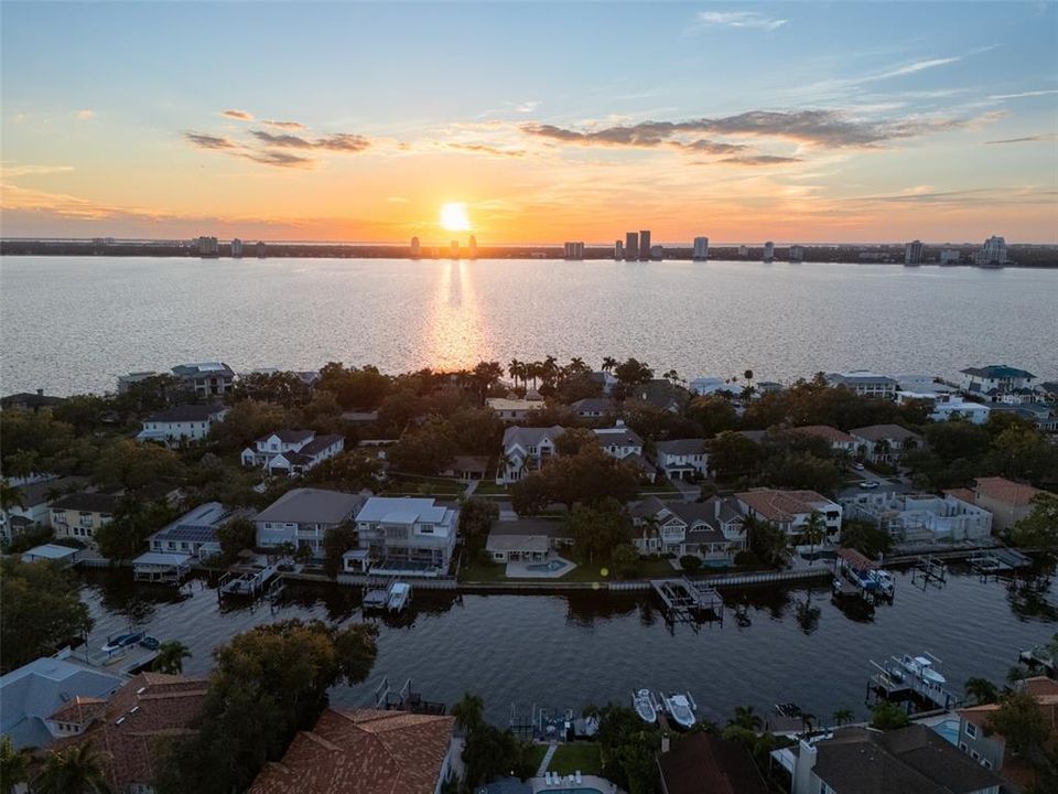 待售: $4,299,000 (0.29 acres)
