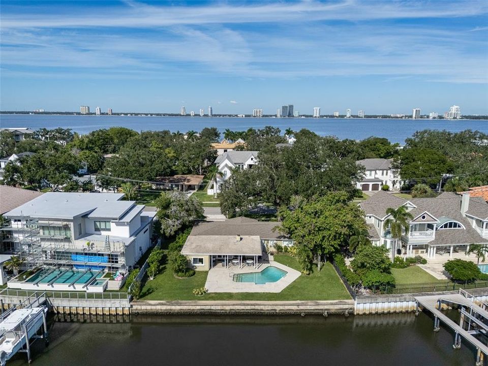 待售: $4,299,000 (0.29 acres)